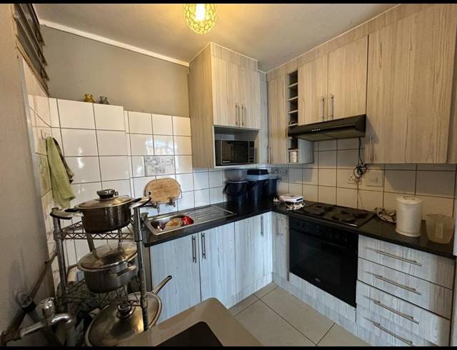 2 BEDROOM APARTMENT FOR SALE IN SUNNYSIDE